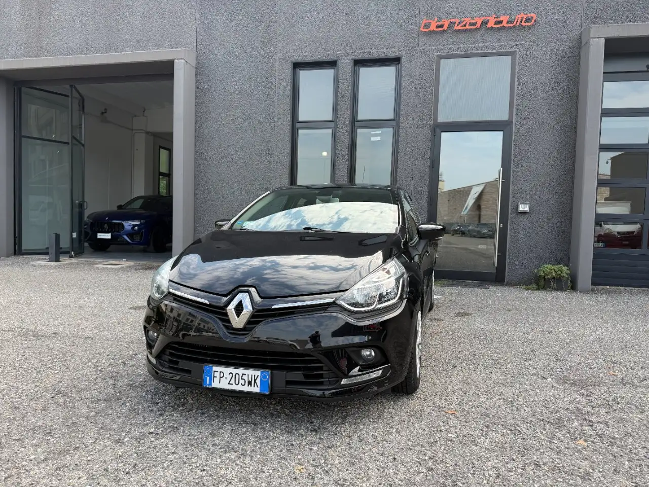 Renault Clio Clio 0.9 tce energy Zen 90cv — photo 1 of 15