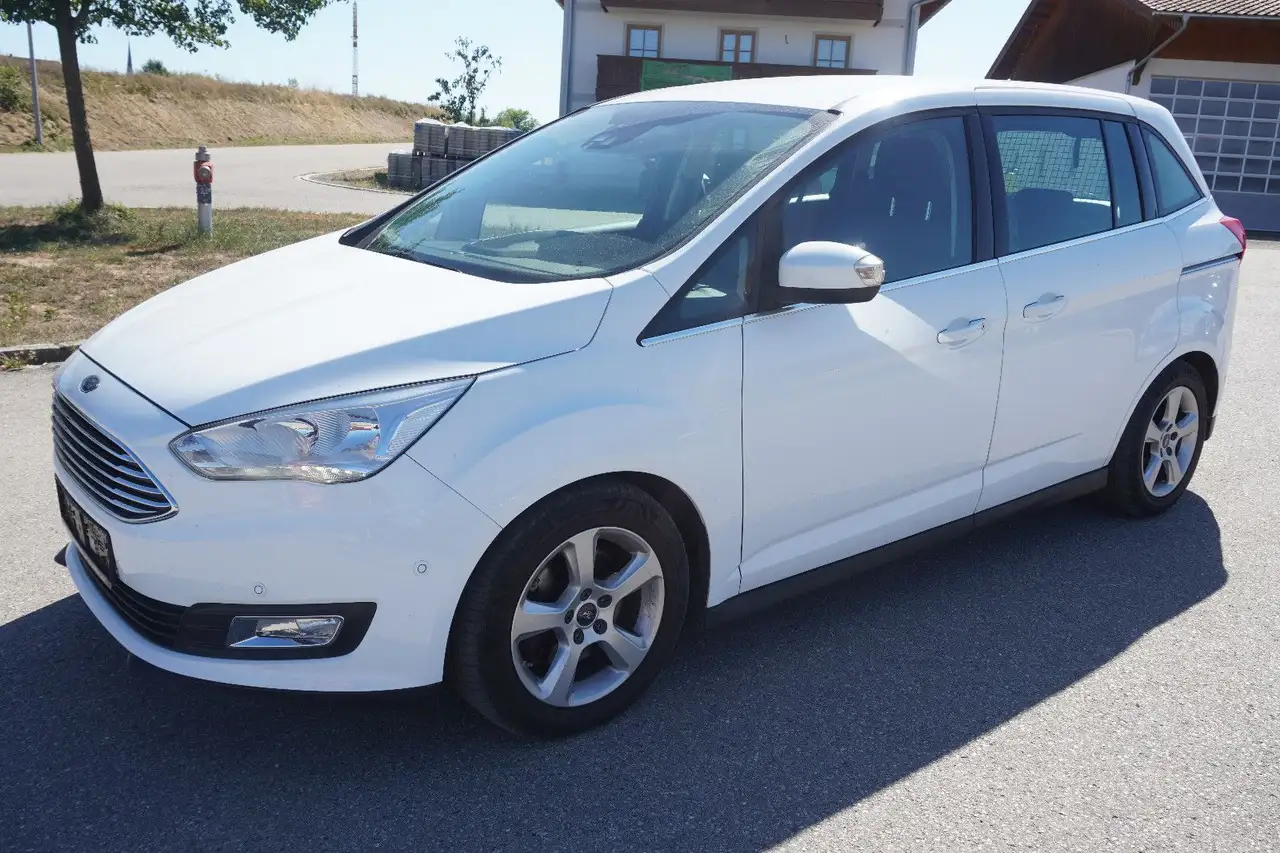 Ford Grand C-Max Grand C-MAX Titanium Parkassist 2.Hd — photo 1 of 15