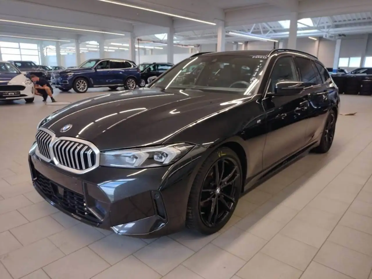 BMW 320 320 d xDrive M Sport — photo 1 of 16