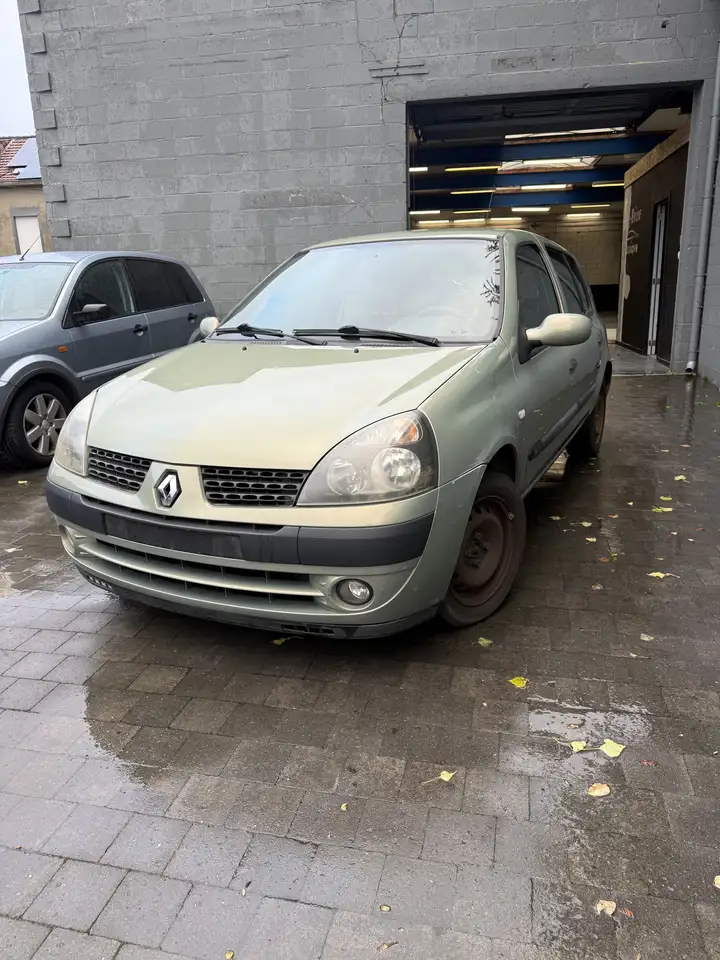 Renault Clio 1.2i 16v Authentique Renault Clio – Essence – 123. — photo 1 of 7