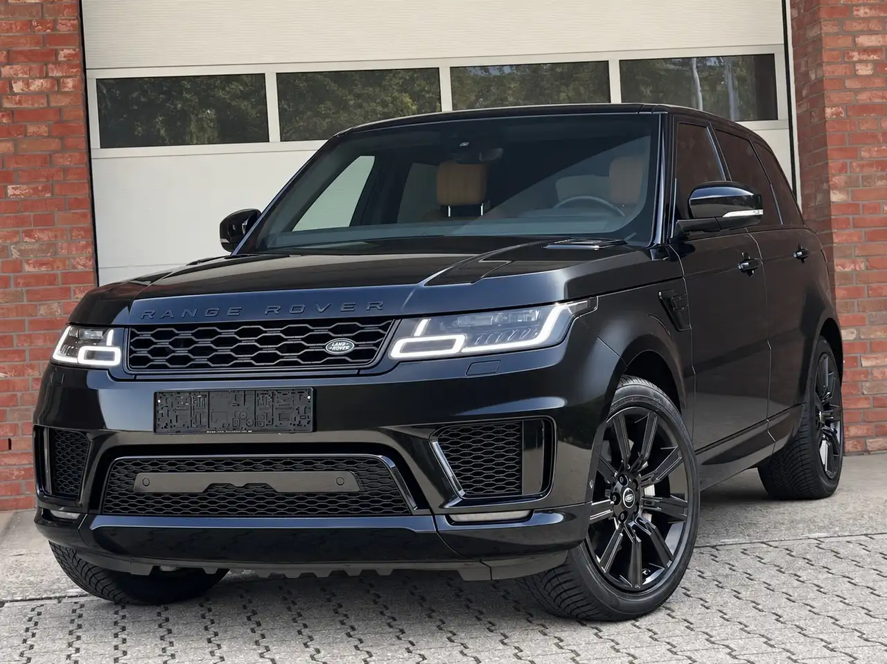 Land Rover Range Rover Sport HSE-Dynamic Pano Memory Matrix — photo 1 of 15