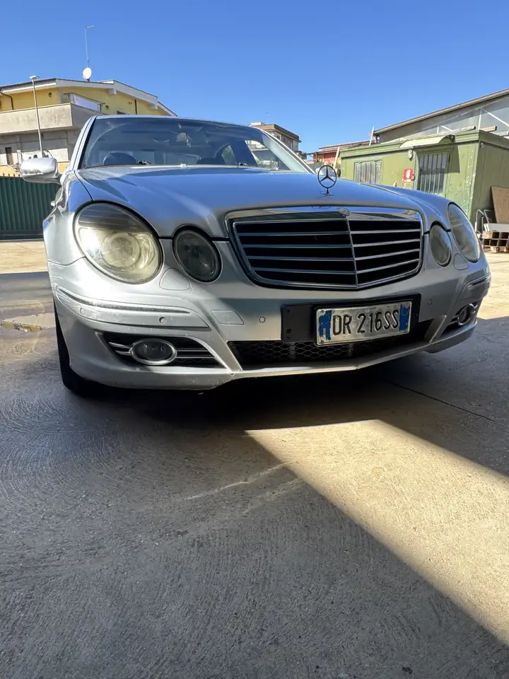 Mercedes-Benz E 220 cdi evo Avantgarde 170cv — photo 1 of 10