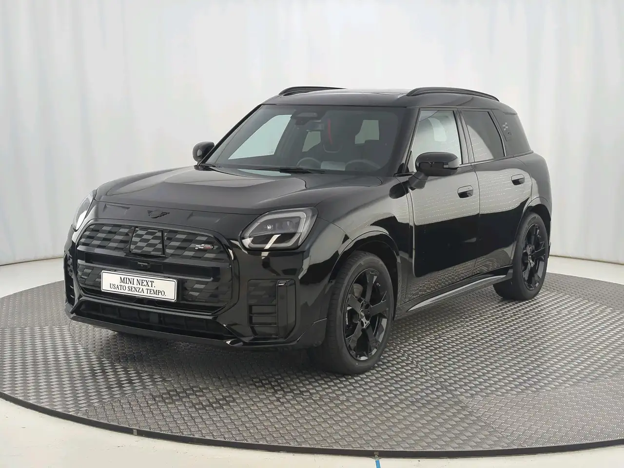 MINI Countryman SE All4 John Cooper Works — photo 1 of 17