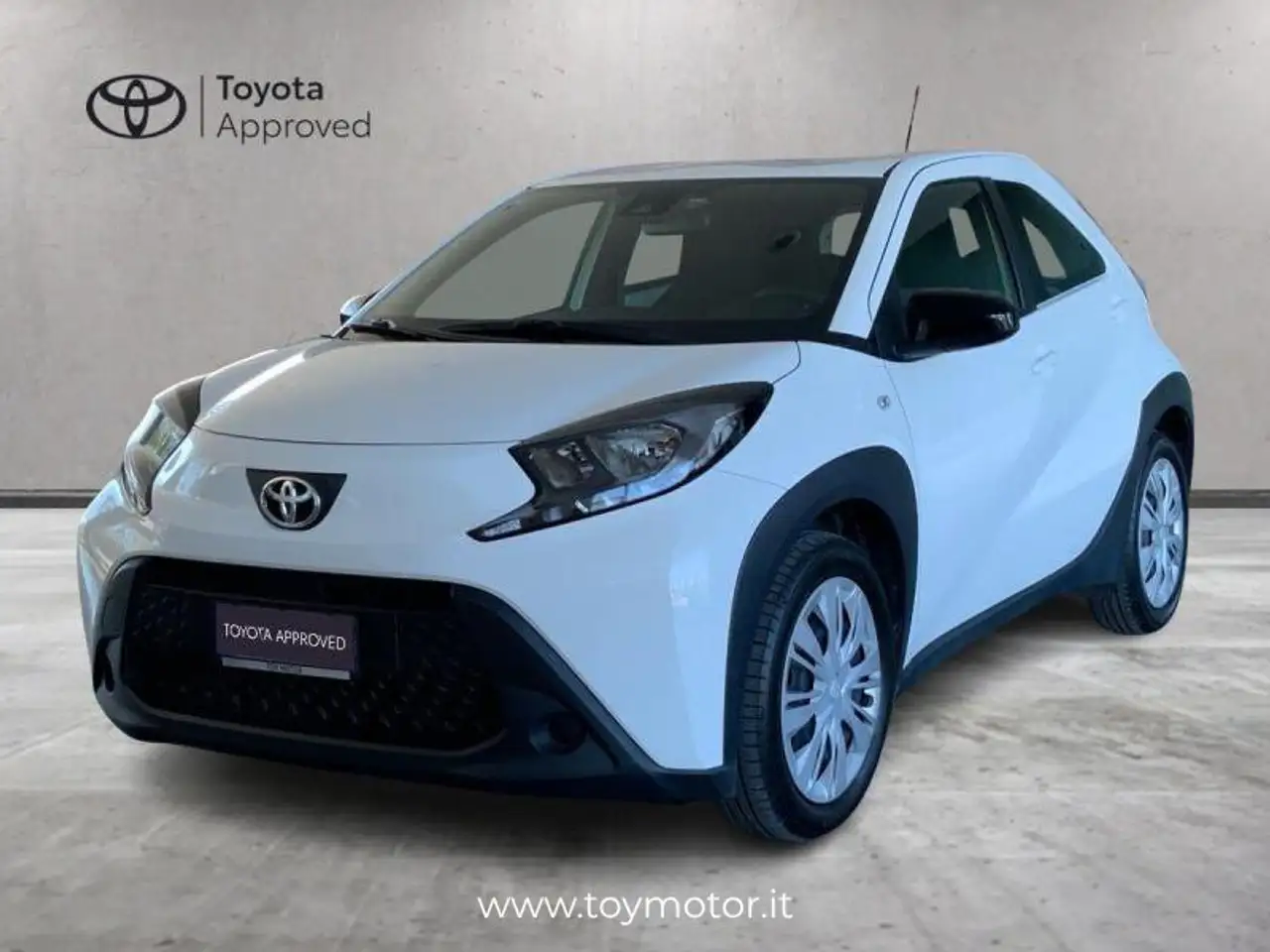Toyota Aygo X 1.0 VVT-i 72 CV 5 porte Active — photo 1 of 15