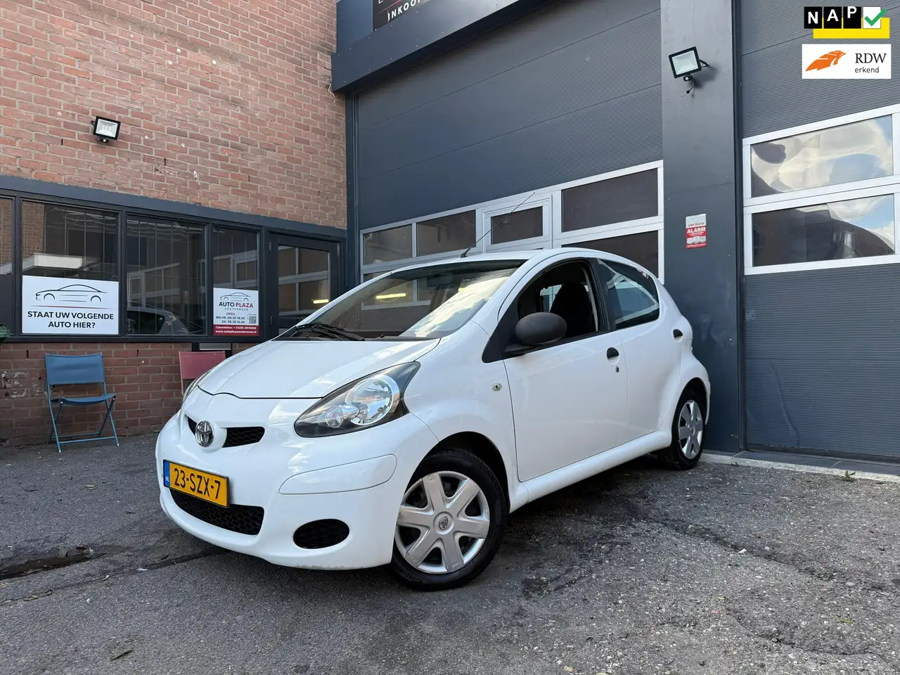 Toyota Aygo 1.0-12V Now — photo 1 of 15
