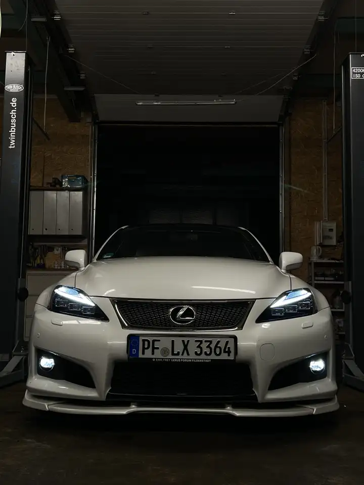 Lexus IS F — photo 1 of 12