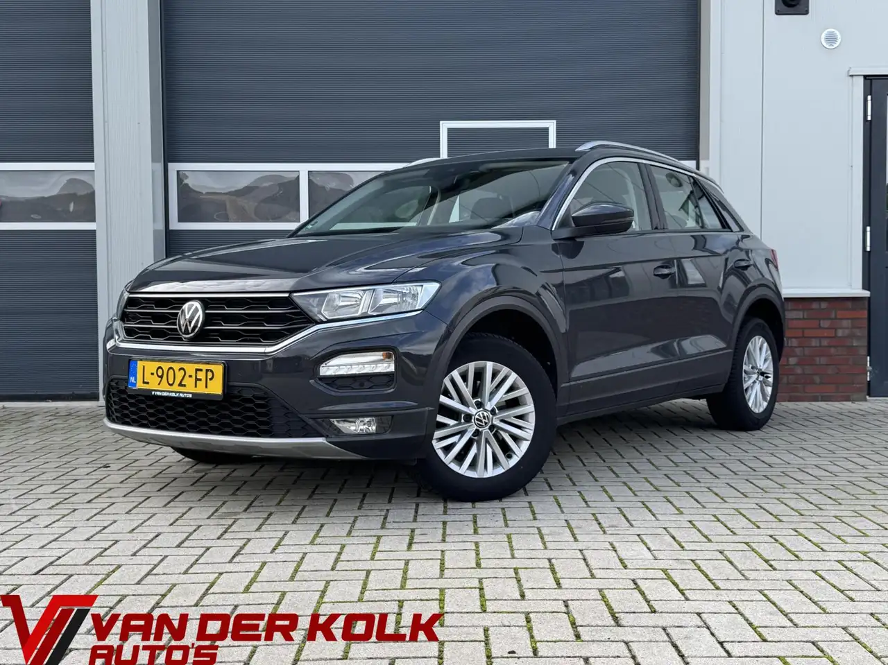 Volkswagen T-Roc 1.0 TSI Style Business | Carplay | IQ Drive | Adap — photo 1 of 32