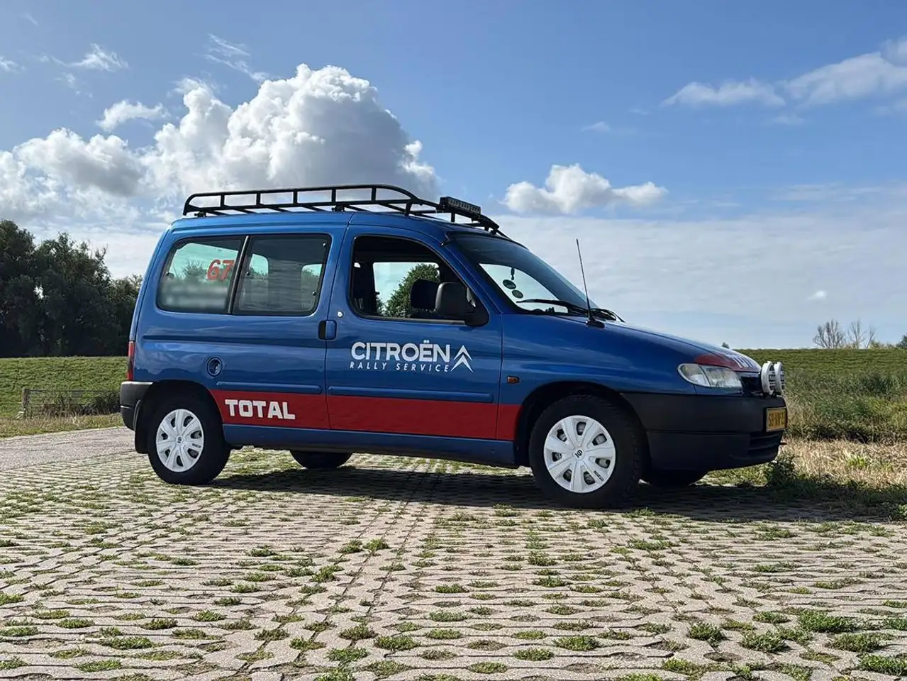 Citroen Berlingo Berlingo 1.8i Multispace — photo 1 of 3