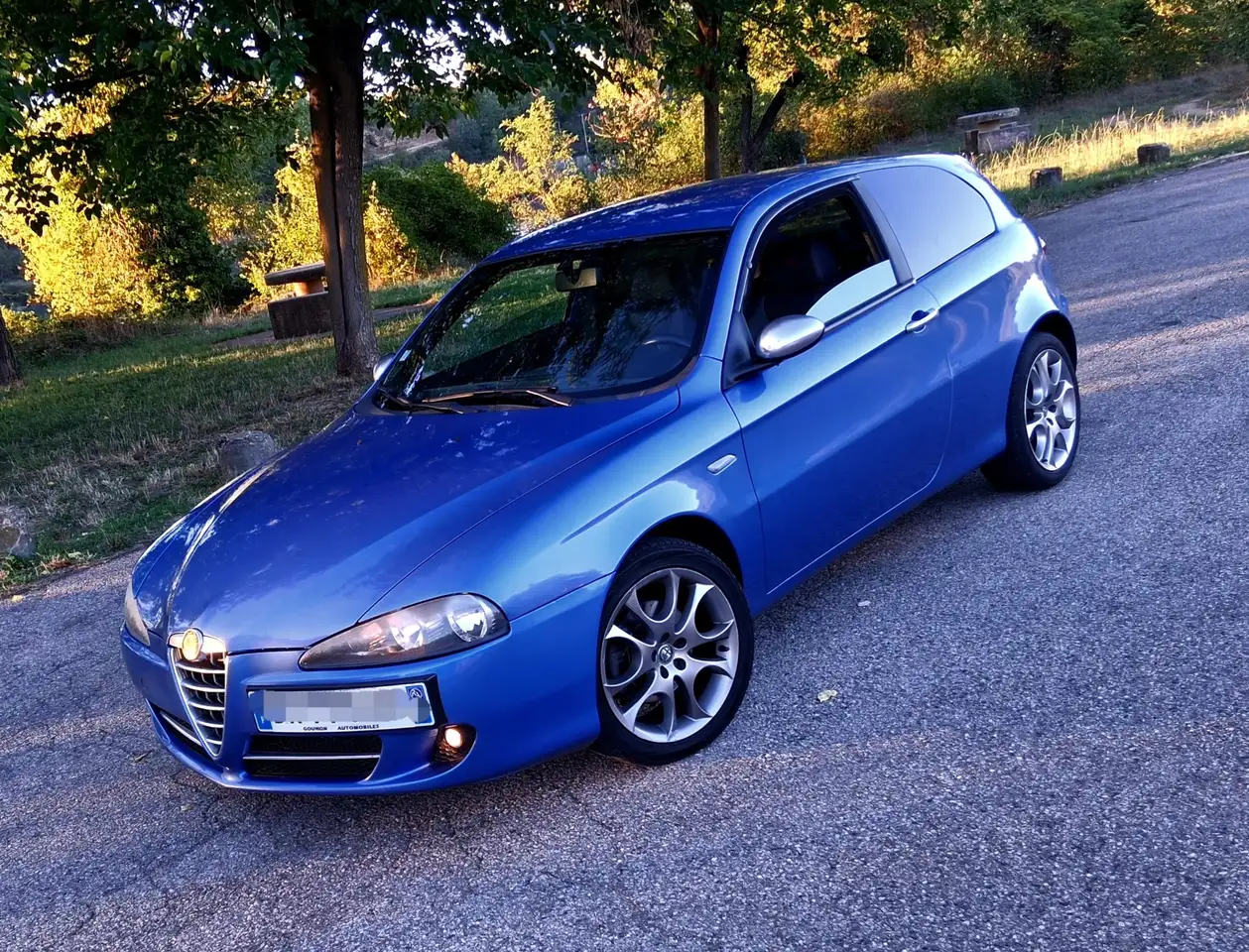 Alfa Romeo 147 1.9 JTD M-JET 120 TI — photo 1 of 3