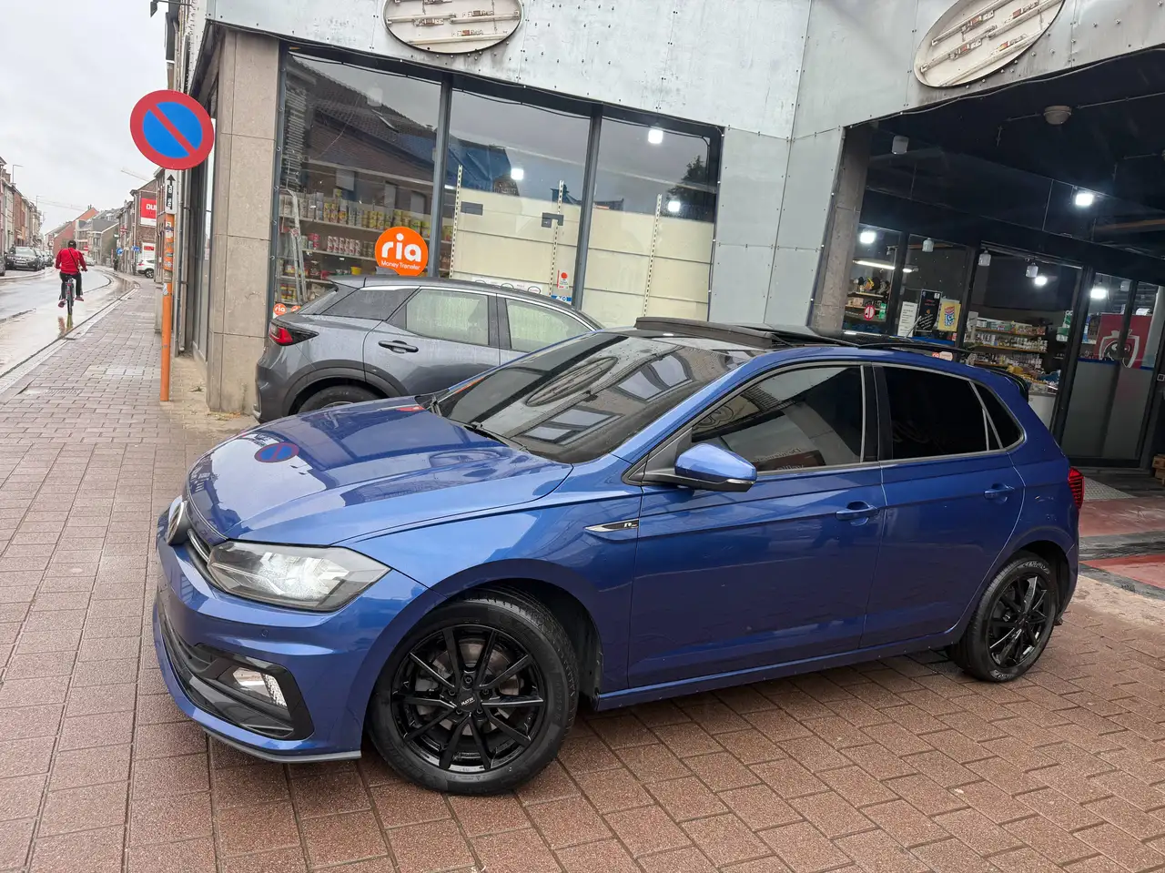 Volkswagen Polo Polo 1.6 TDi 95pk R-Line Panorama Navigation Sièges chauffant Climatisation — photo 1 of 12