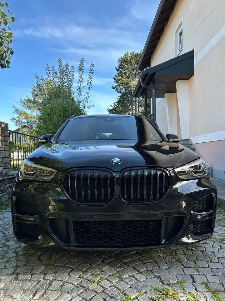 BMW X1 xDrive18d Aut. M Sport — photo 1 of 12