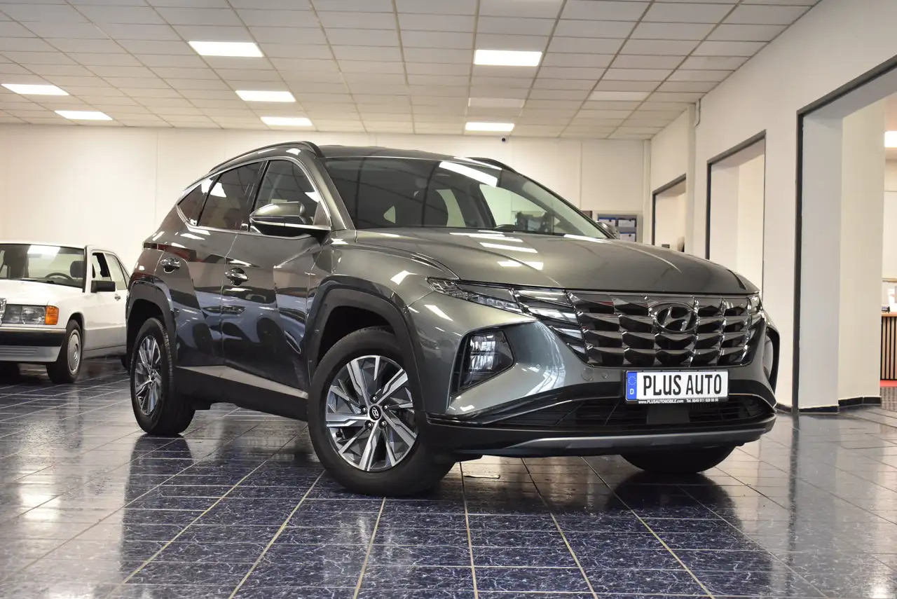 Hyundai TUCSON Hybrid Aut Navi LED Kamer Temp AHK 1-Hand — photo 1 of 20