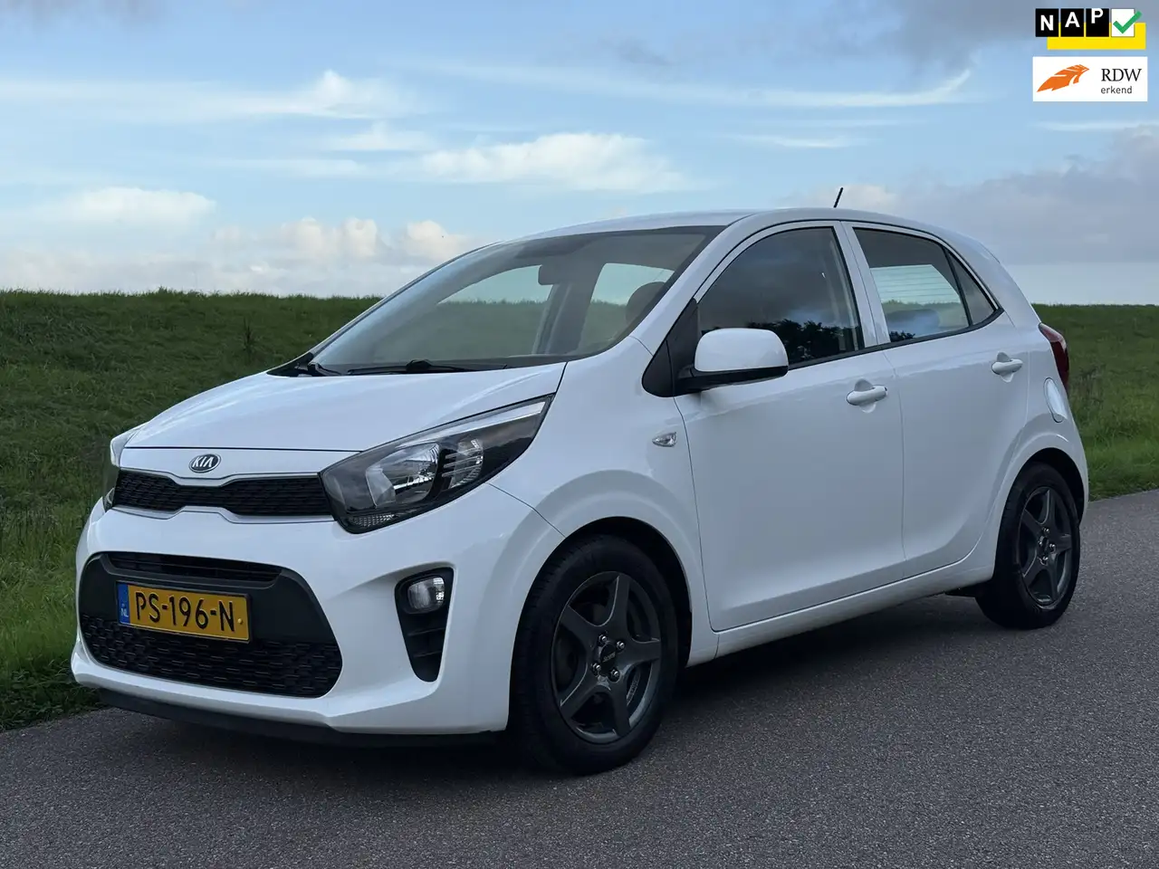 Kia Picanto 1.0 CVVT | Nieuwstaat | Cruise Control | Airco | B — photo 1 of 17