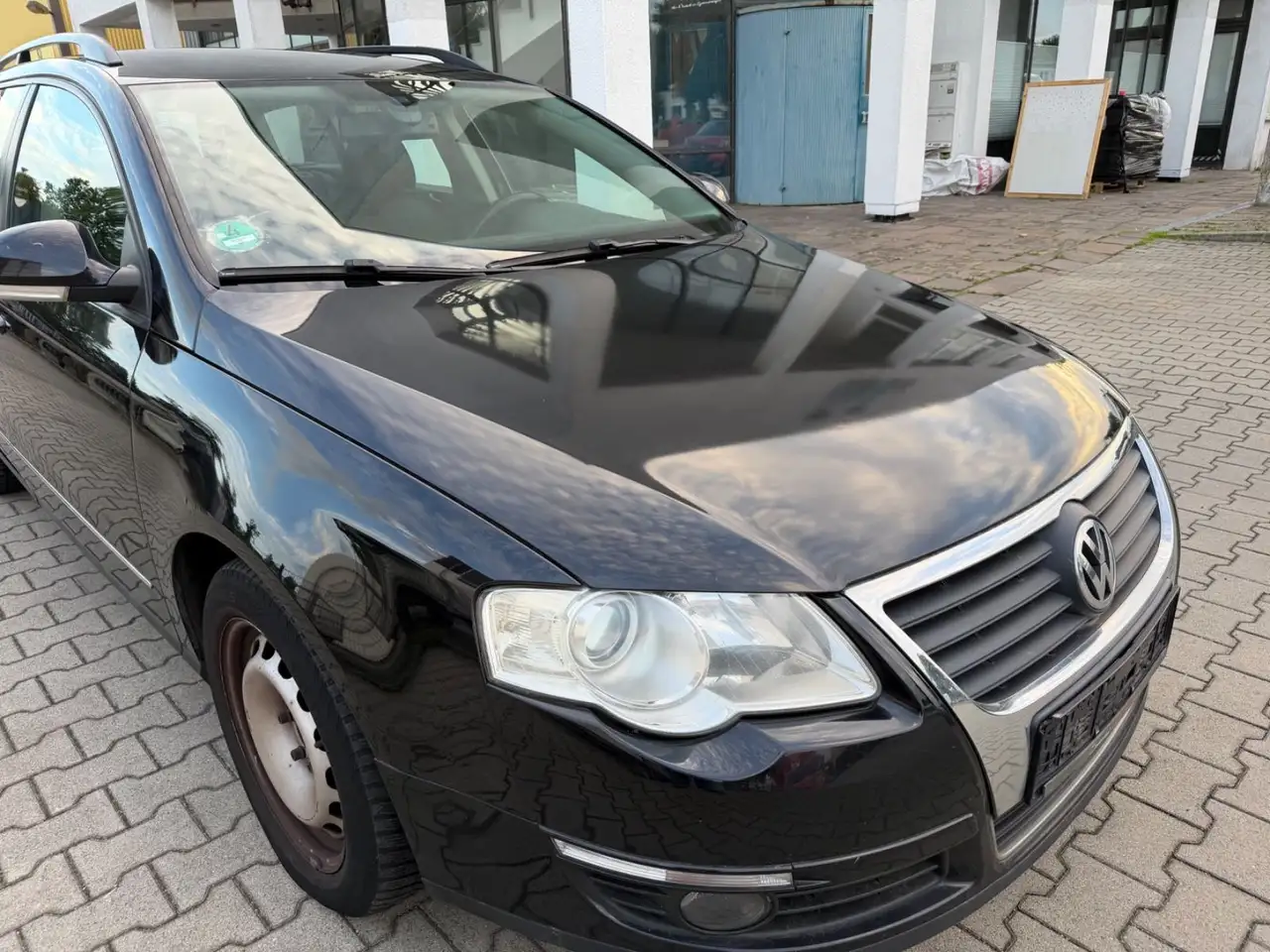 Volkswagen Passat Variant 2.0 T Sportline BlueMotion — photo 1 of 15