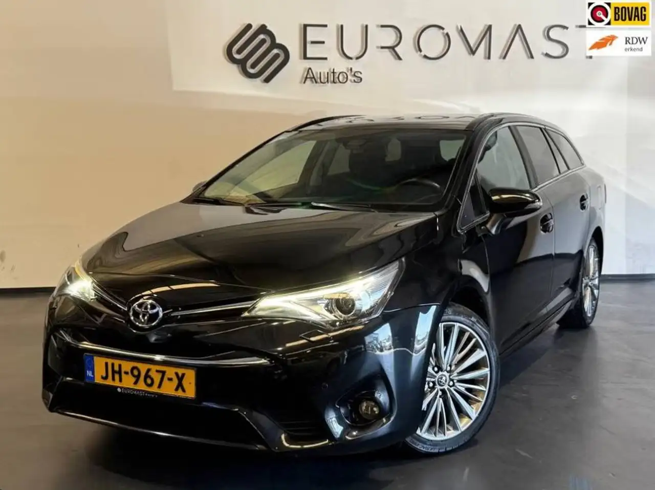 Toyota Avensis Avensis 1.8 VVT-i Lease Pro — photo 1 of 15