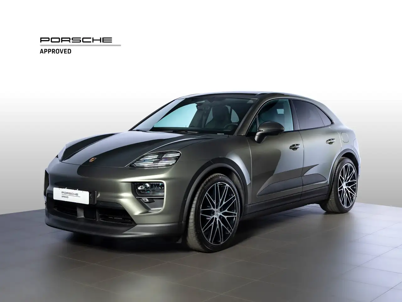 Porsche Macan 4 — photo 1 of 15