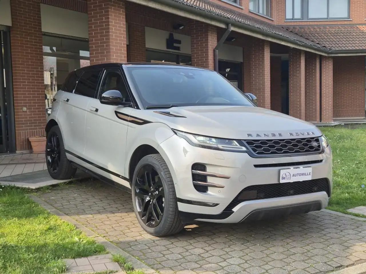 Land Rover Range Rover Evoque 2.0 i4 mhev First Edition awd 249cv auto *NON VINCOLATO A FINANZIAMENTO* — photo 1 of 20