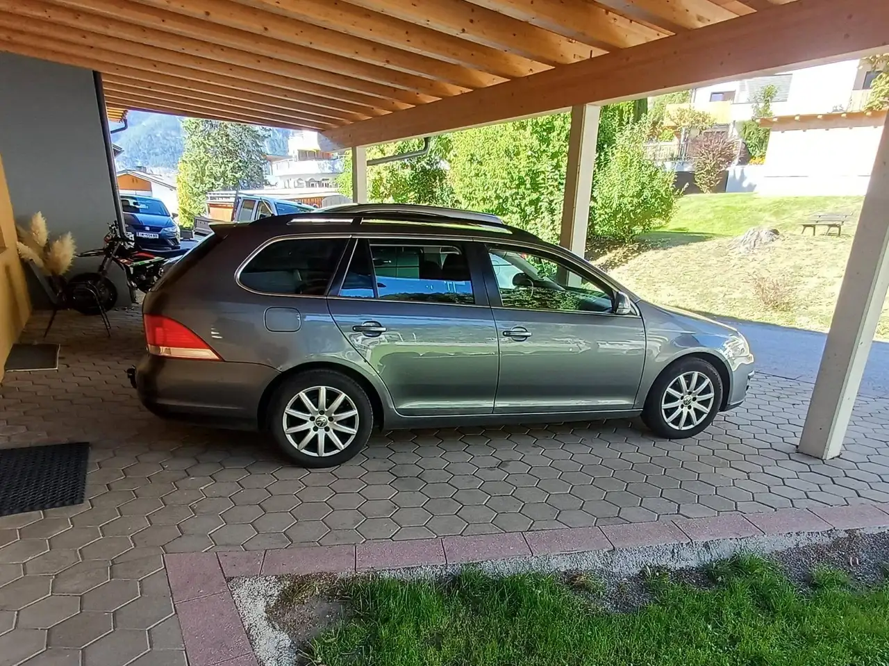 Volkswagen Golf Golf Trendline BlueMotion 1,9 TDI DPF Trendline — photo 1 of 7