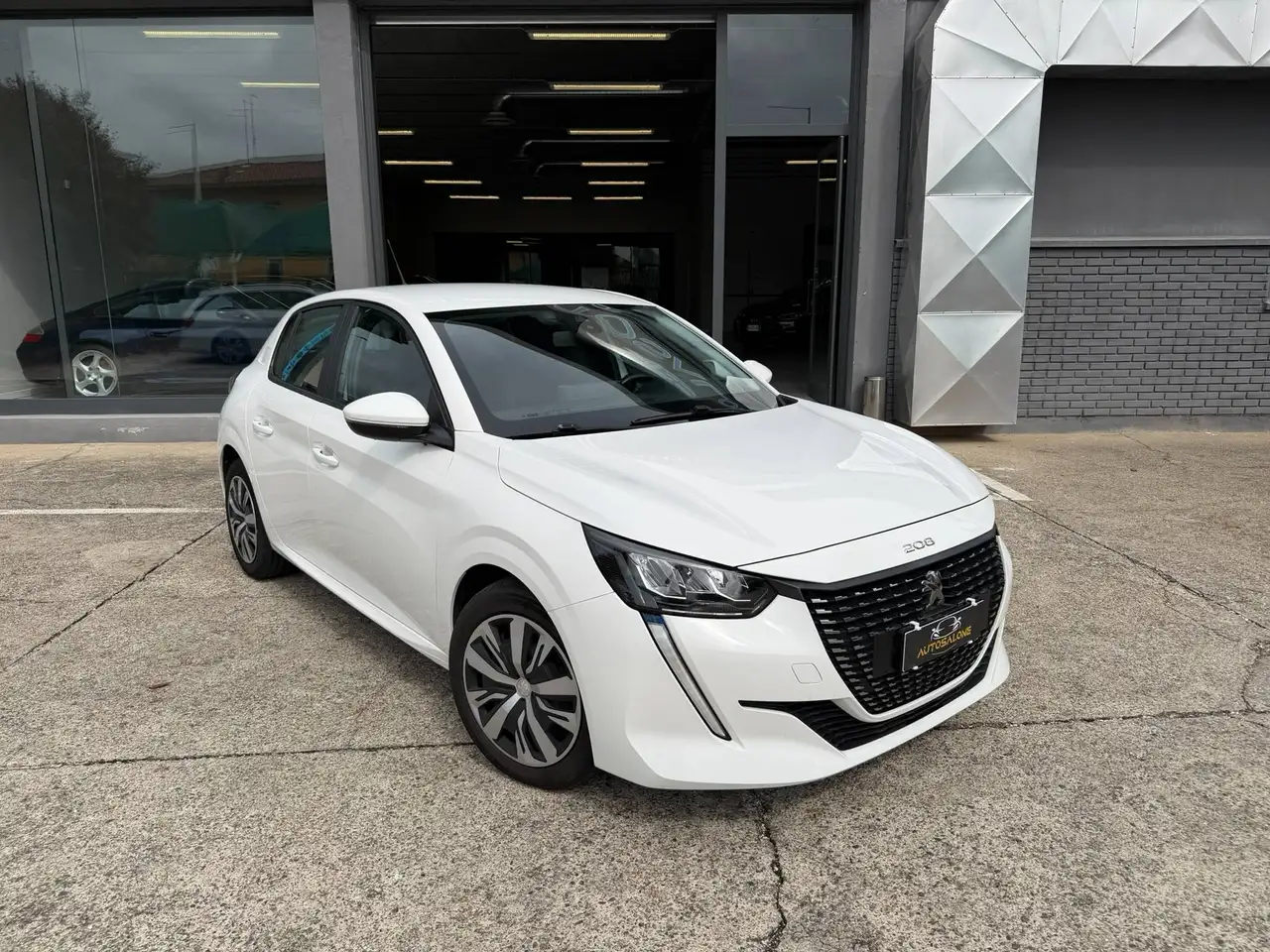 Peugeot 208 208 1.2 puretech Active s *CINGHIA NUOVA* — photo 1 of 13