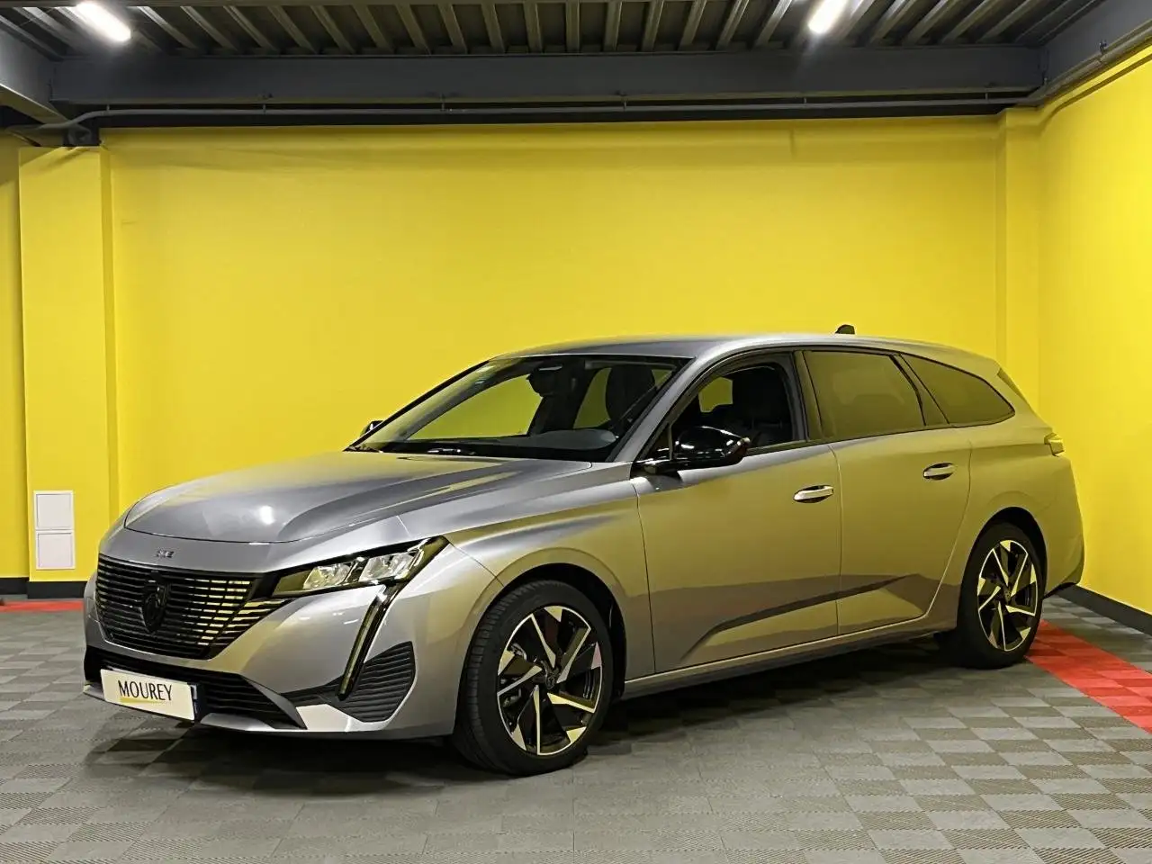 Peugeot 308 Allure 1.2i Hybrid - 145CV - BV e-DCS6 III BREAK — photo 1 of 36