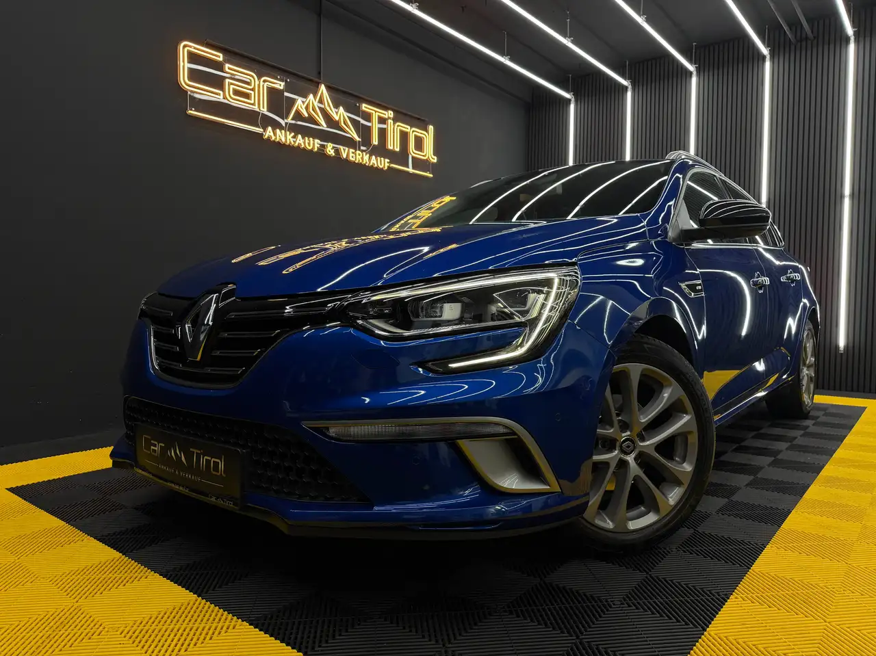 Renault Megane Life GT-Line | SPORTSITZE | AMBIENTE | WENIG KM | RÜCKFAHRKAMERA | SPURHALTEASSISTENT | VOLL LED | TOTWINKELASSIS — photo 1 of 25