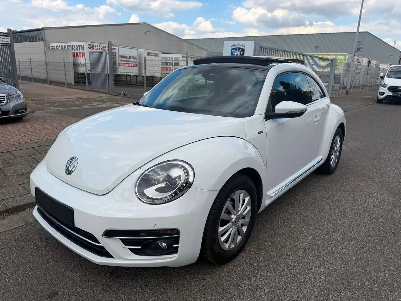Volkswagen Beetle Allstar — photo 1 of 20