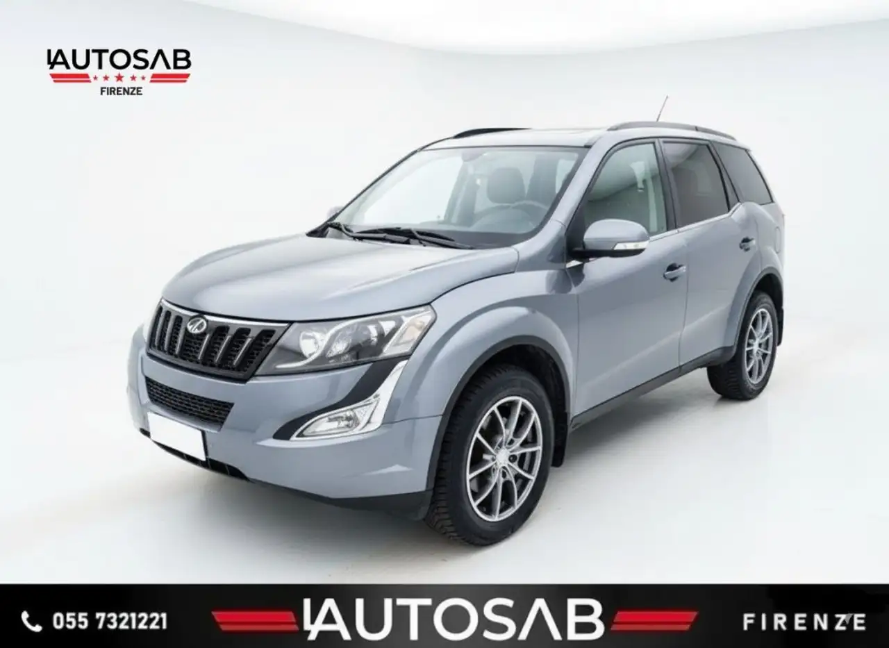 Mahindra XUV500 2.2 D 7 Posti AWD Navi Pelle Unico Proprietario — photo 1 of 13