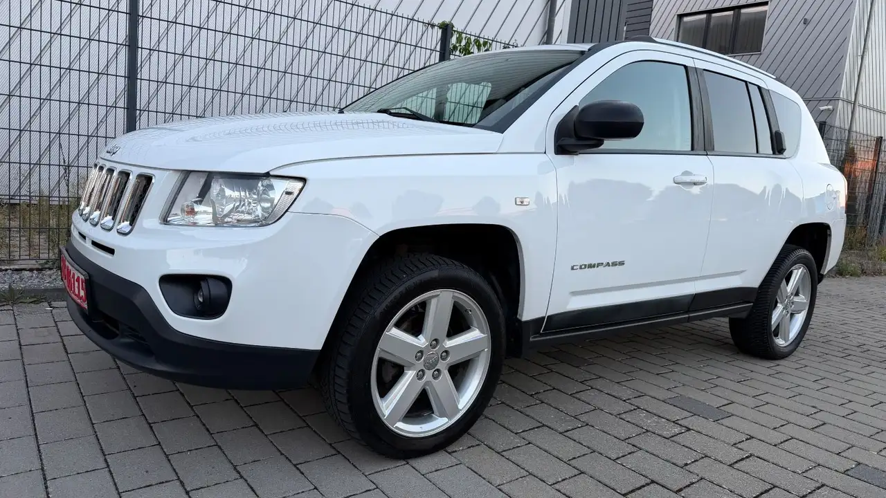 Jeep Compass Limited 4x4 2.4 AUTOMATIK TÜV,LEDER,NAVI — photo 1 of 33