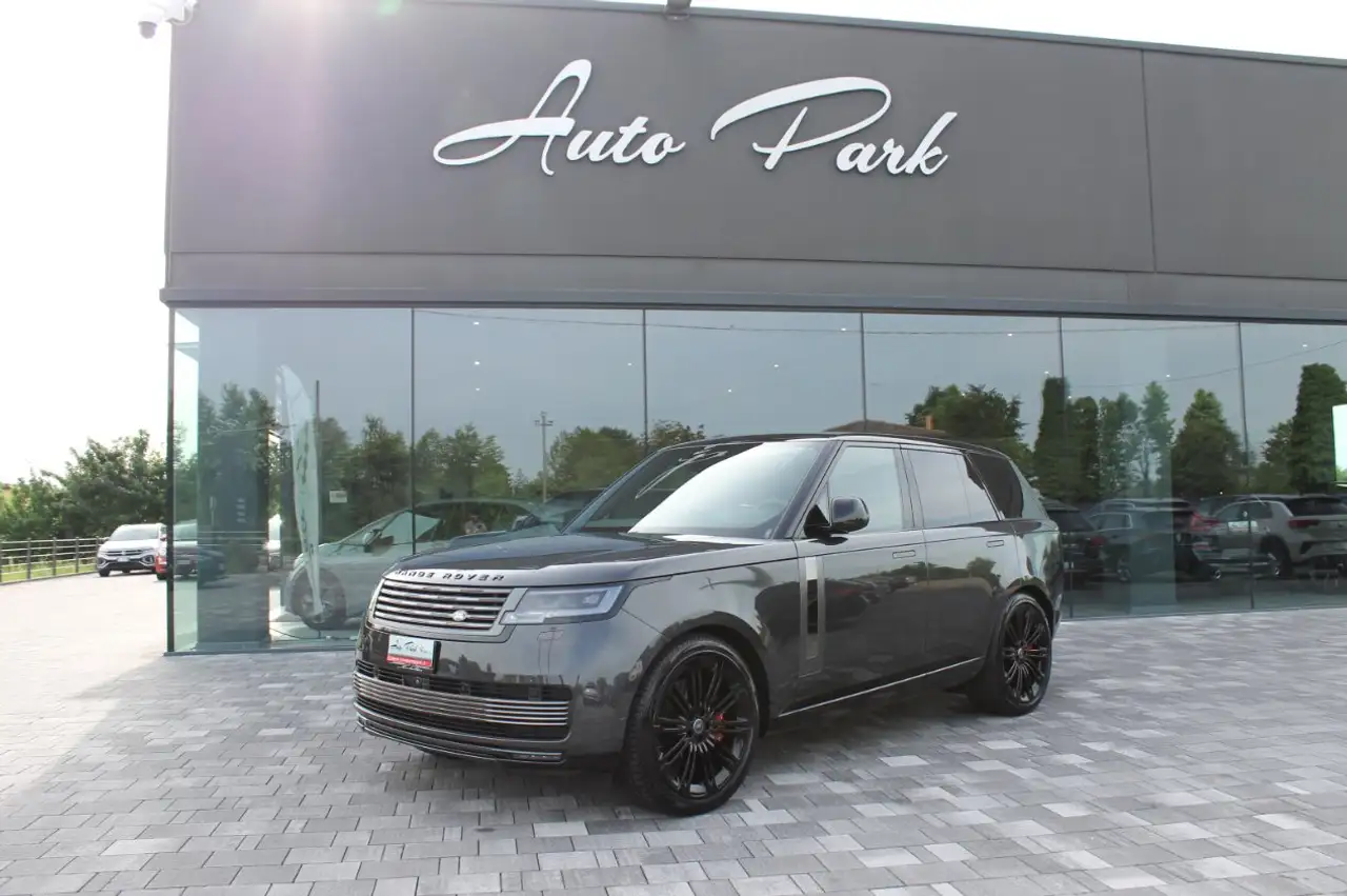 Land Rover Range Rover Range Rover 4.4 V8 mhev SV awd 615cv auto — photo 1 of 28