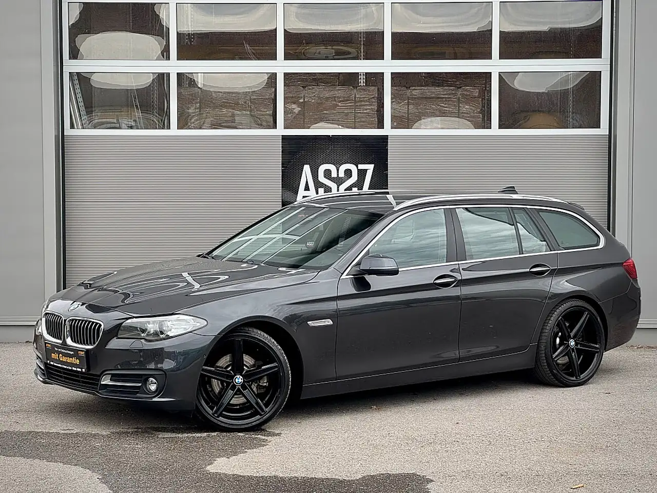 BMW 520 d Touring Österreich-Paket Aut. — photo 1 of 34