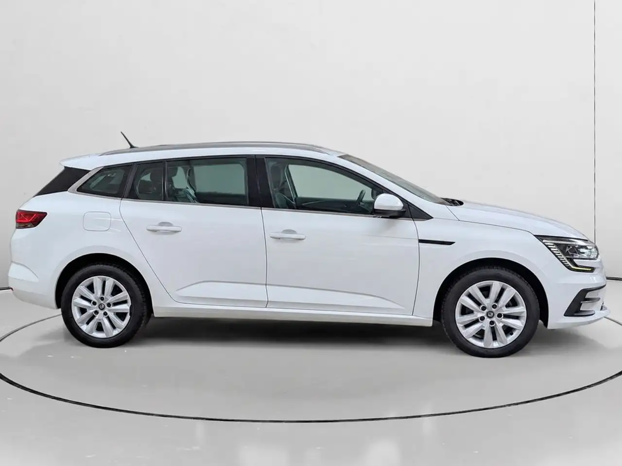 2021 Renault Megane S.T. 1.5dCi Blue Business 85kW, photograph 2
