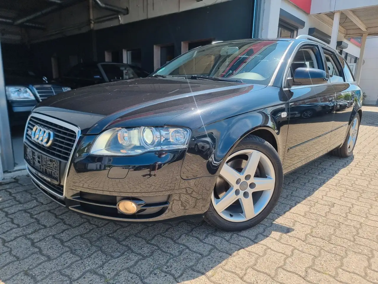 Audi A4 Avant 2.0 TDI S-Line/Scheckheft/Xenon/8x Bere — photo 1 of 15