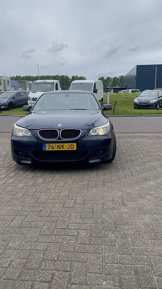 BMW 520 520i 2.2l I6 M54B22 Blok M Pakket — photo 1 of 9