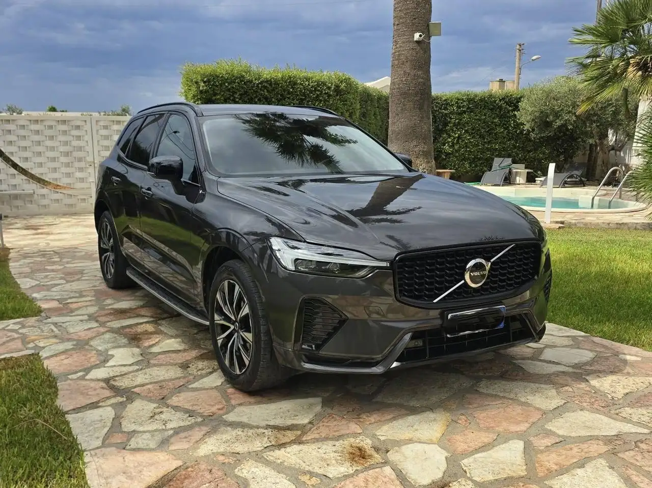 Volvo XC60 XC60 2.0 B4 — photo 1 of 15