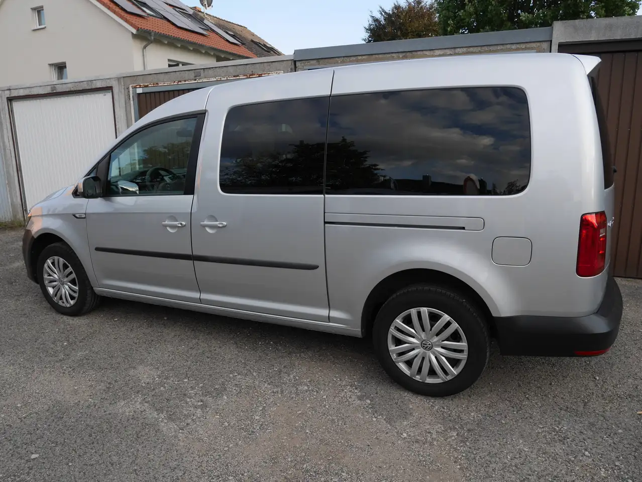 Volkswagen Caddy Caddy 1.4 TSI (7-Si.) Maxi Trendline — photo 1 of 20