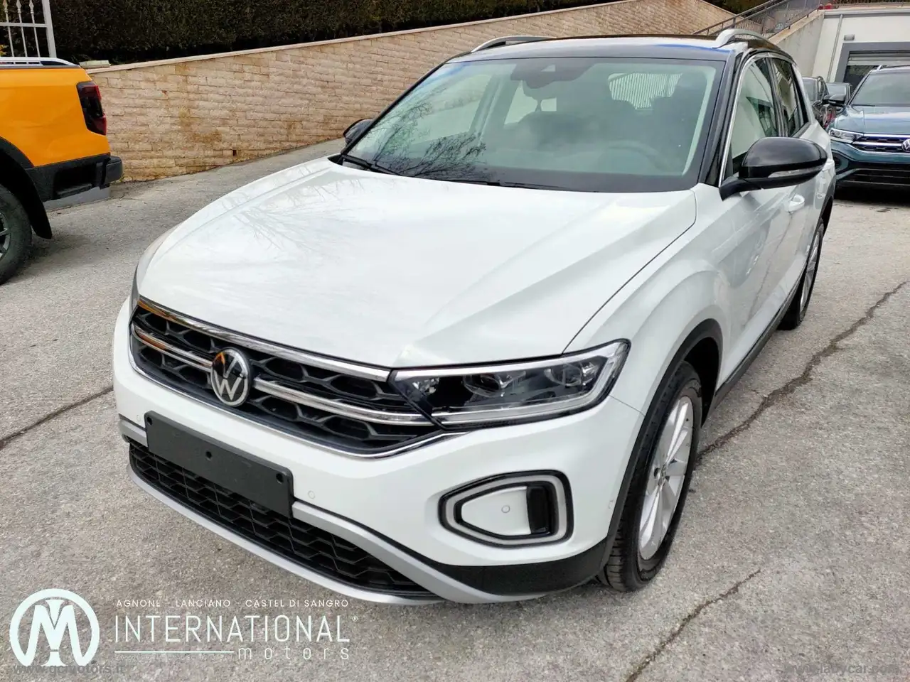 Volkswagen T-Roc 1.5 TSI ACT Style — photo 1 of 27