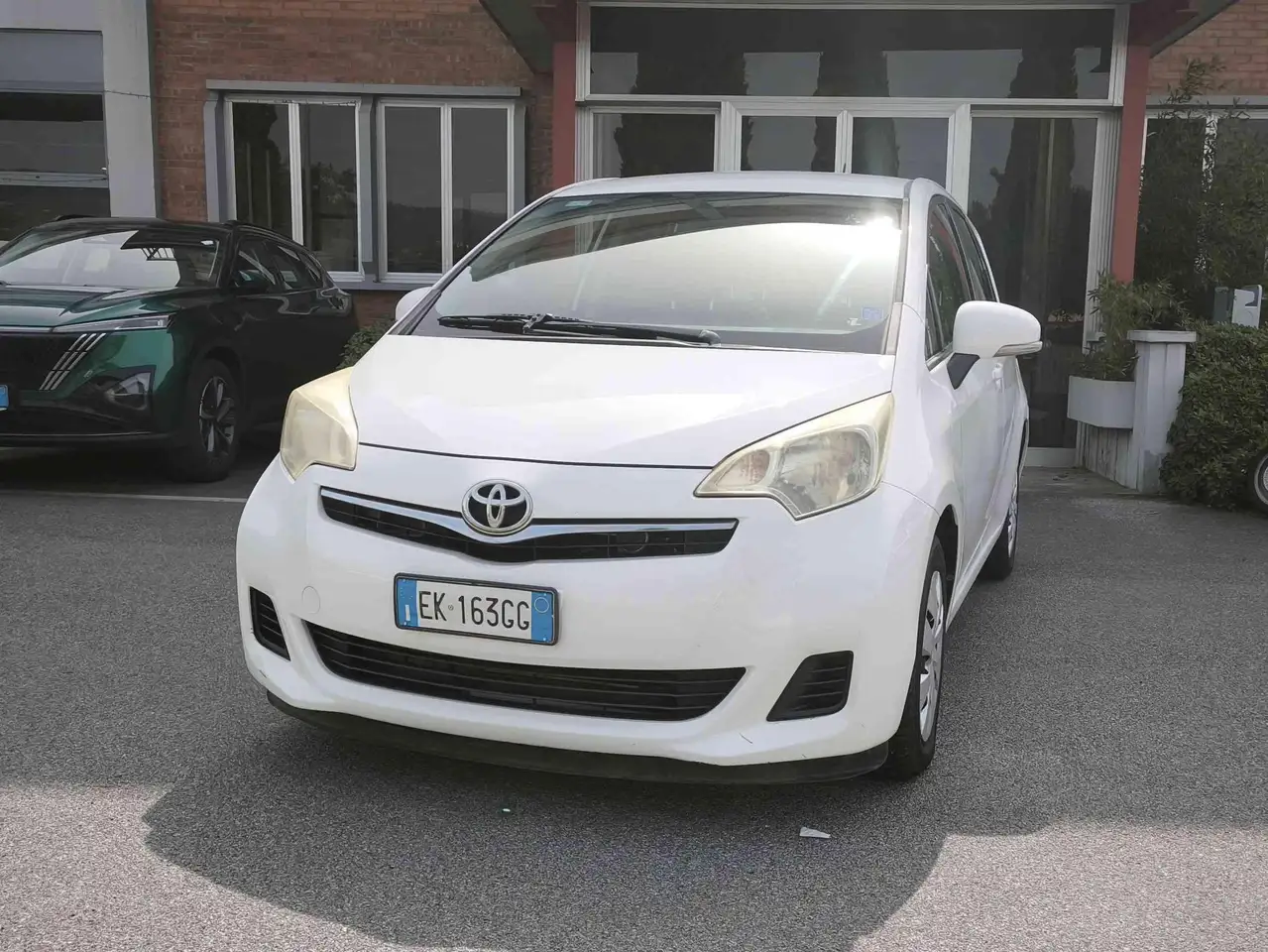 Toyota Verso-S Verso-S 1.3 mt — photo 1 of 11