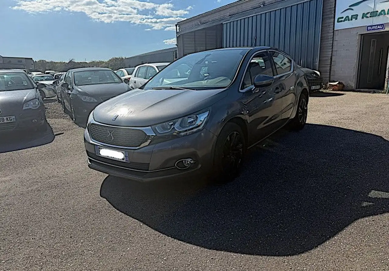 Citroen DS4 1.6 BLUEHDI 120 — photo 1 of 17
