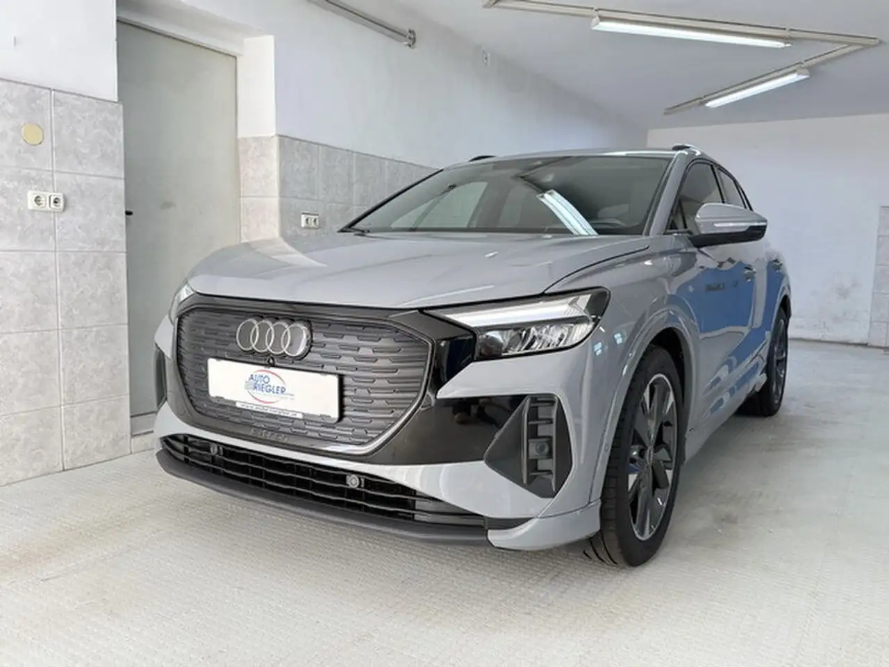 Audi Q4 e-tron Q4e-tron 45 quattro ''LED-Navi-S Line-NP:69.100€'' — photo 1 of 17