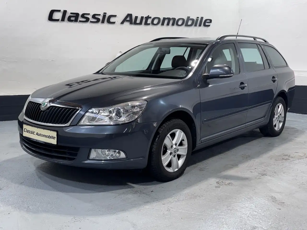Skoda Octavia Combi Impuls Edition **AHK**1.Hand** — photo 1 of 10