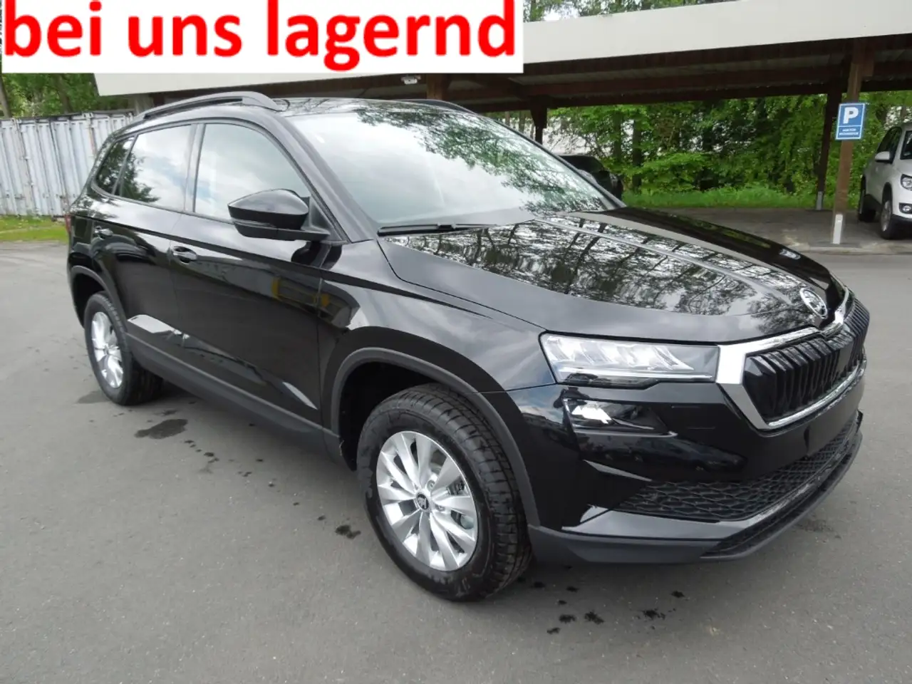 Skoda Karoq 1.5TSI DSG Selection/AHK/Sitzheizung/Kamera — photo 1 of 16