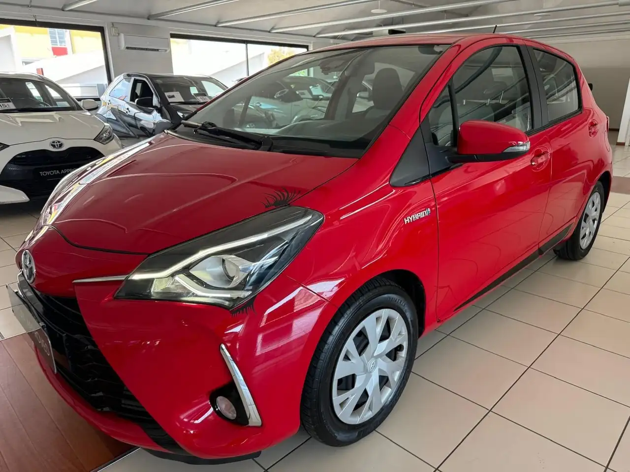 Toyota Yaris Yaris 5p 1.5h Active Plus — photo 1 of 15