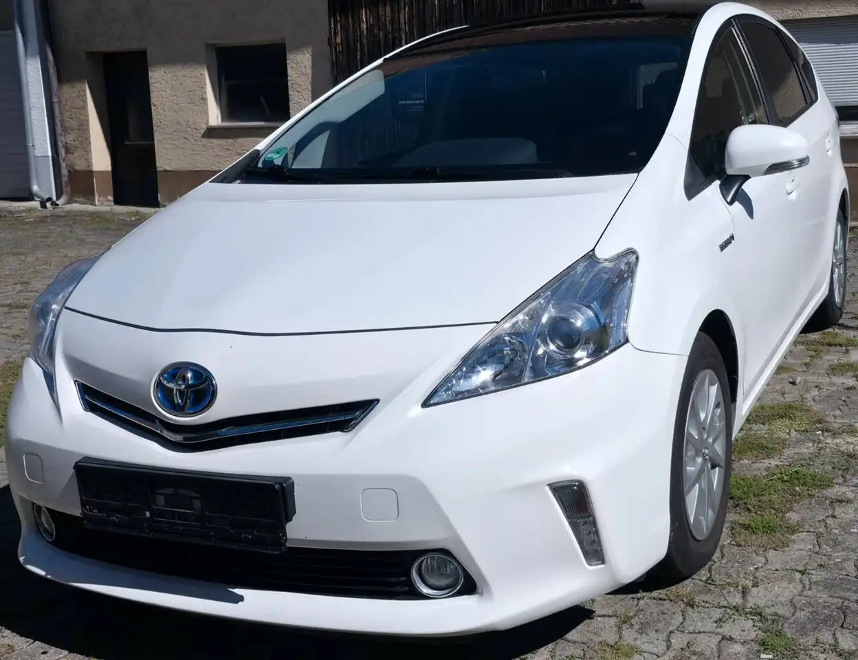 Toyota Prius+ Prius (Hybrid) Life — photo 1 of 13