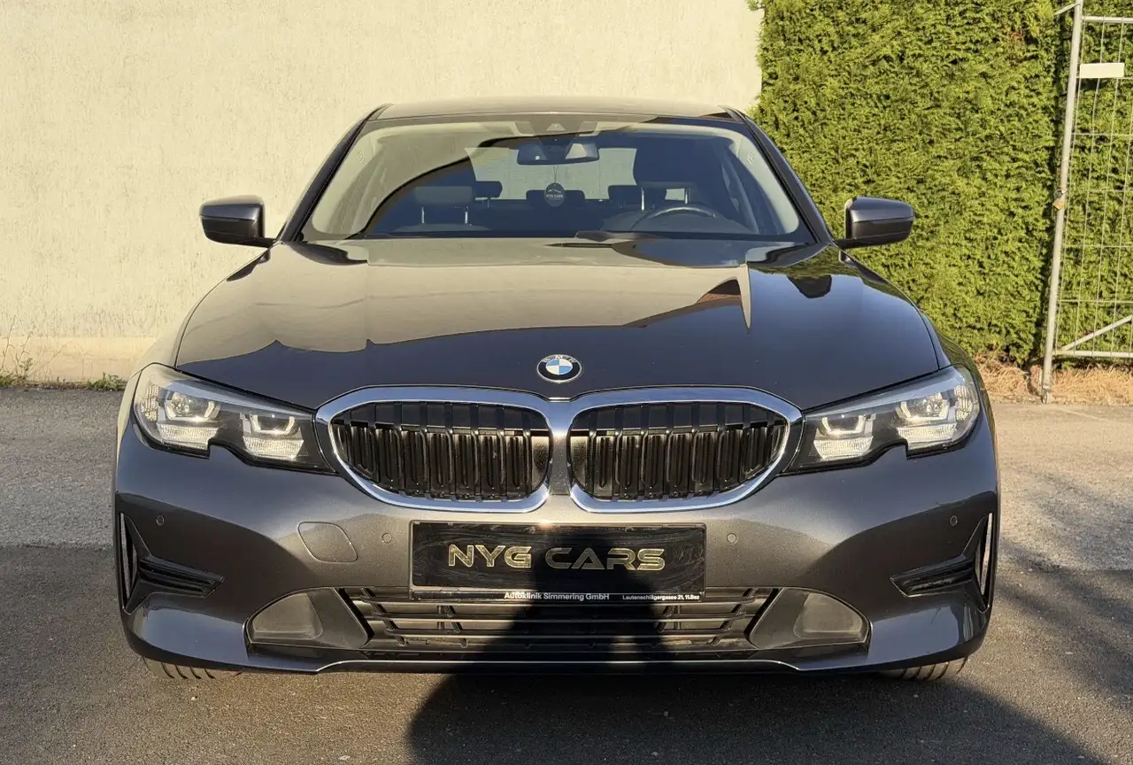 BMW 320 320 d Advantage — photo 1 of 20