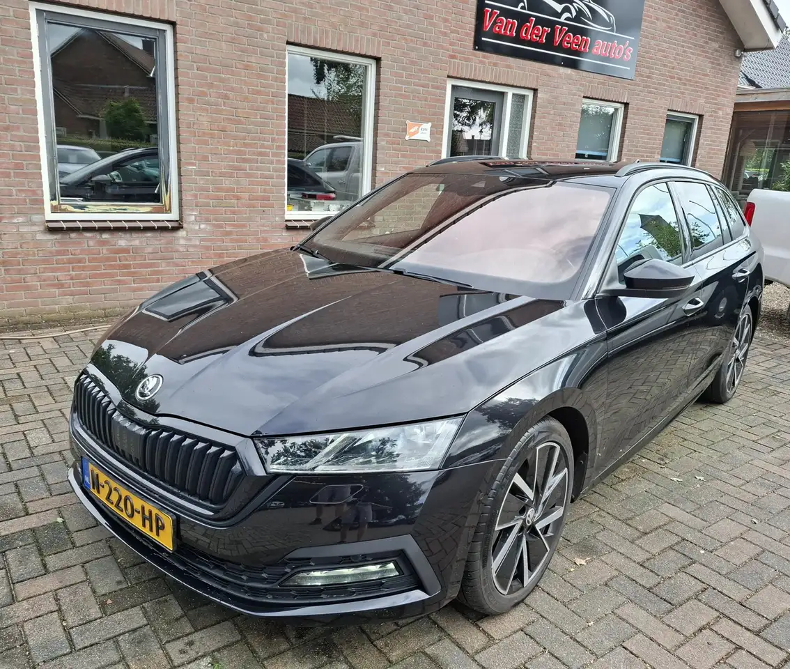 Skoda Octavia Combi 1.5 e-TSI Business Edition Plus. O.a. verwar — photo 1 of 24