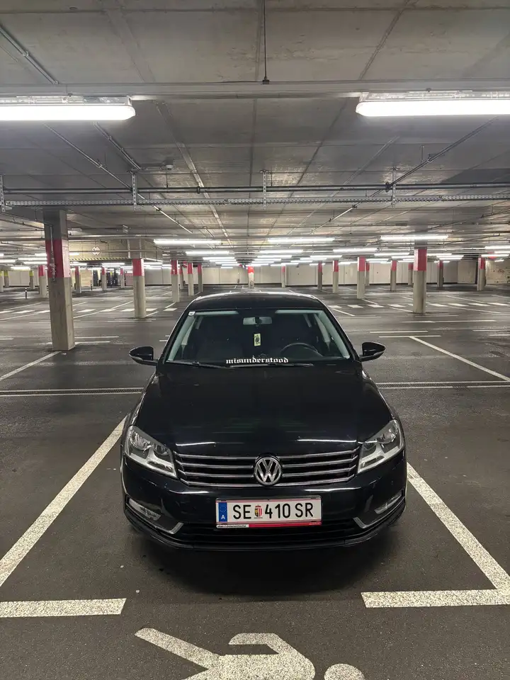 Volkswagen Passat 1.6 TDI BlueMotion Technology Comfortline — photo 1 of 15