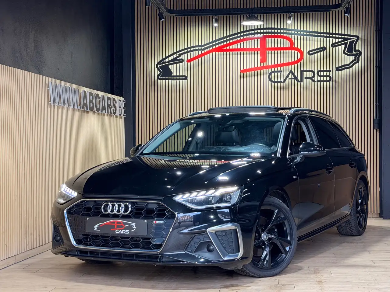 Audi A4 Avant 35 TDi S line S tronic * GARANTIE 12 MOIS * — photo 1 of 22