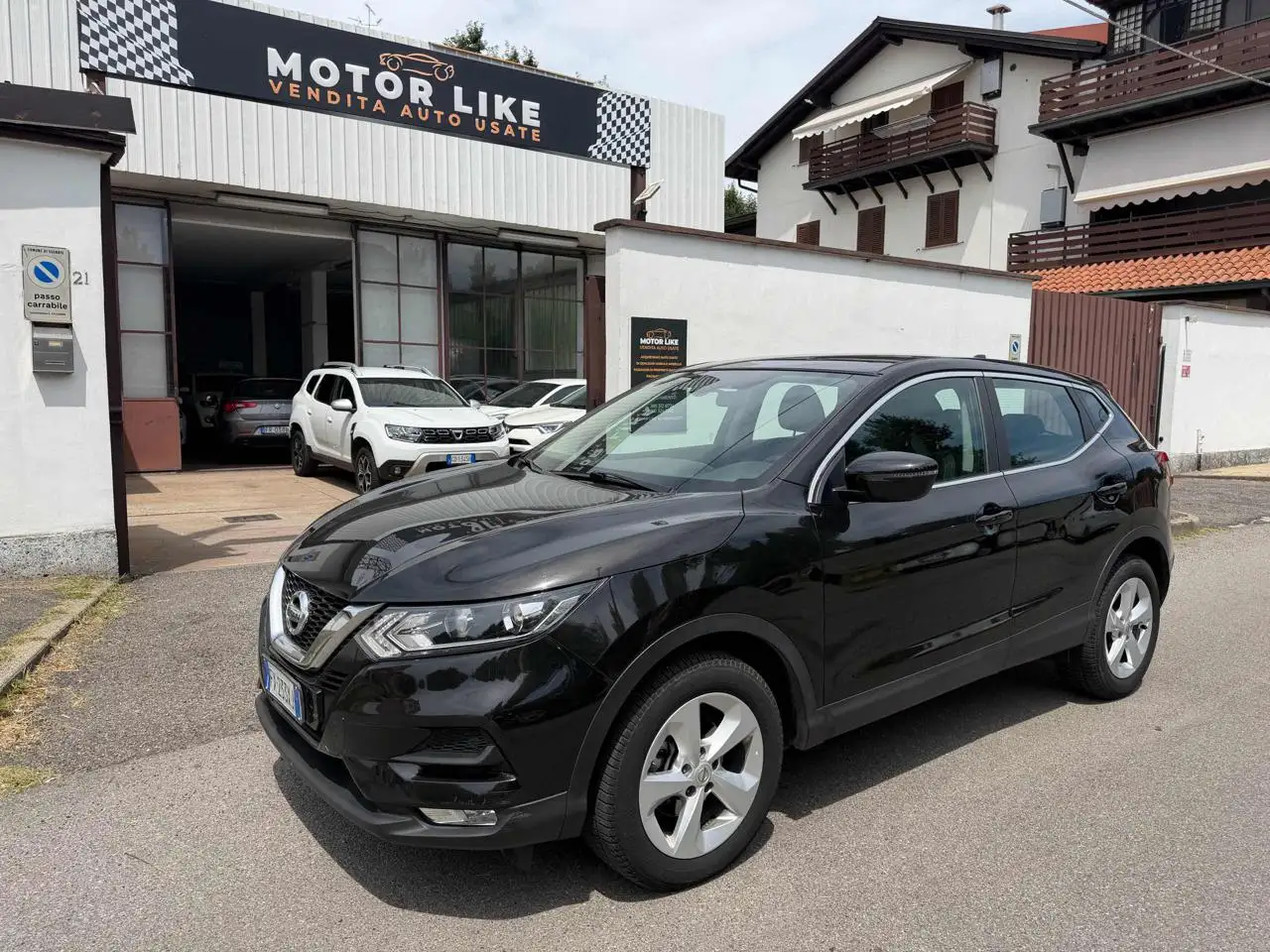 Nissan Qashqai 1.3 DIG-T 140 CV — photo 1 of 12