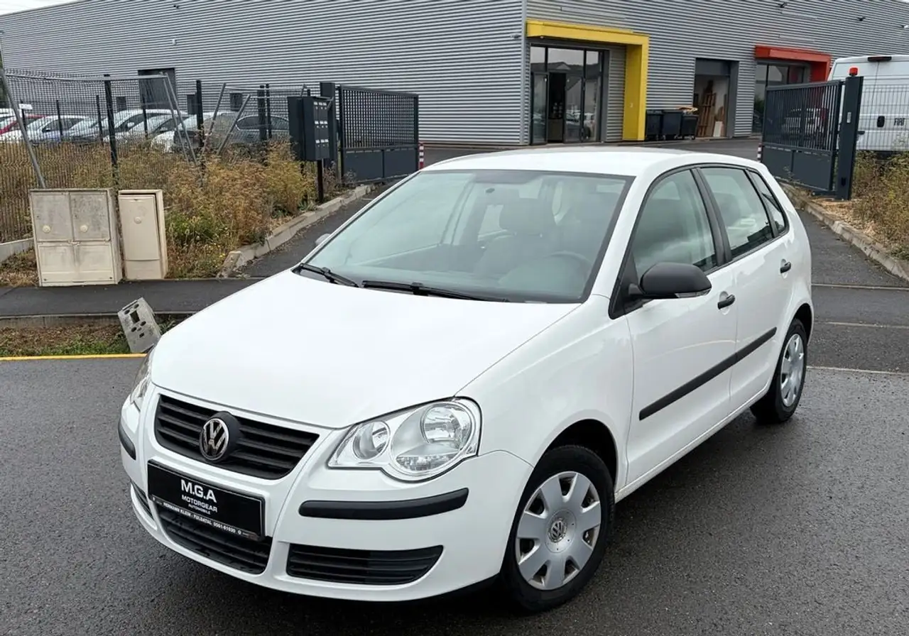 Volkswagen Polo 1.2 TRENDLINE 60 CH — photo 1 of 10