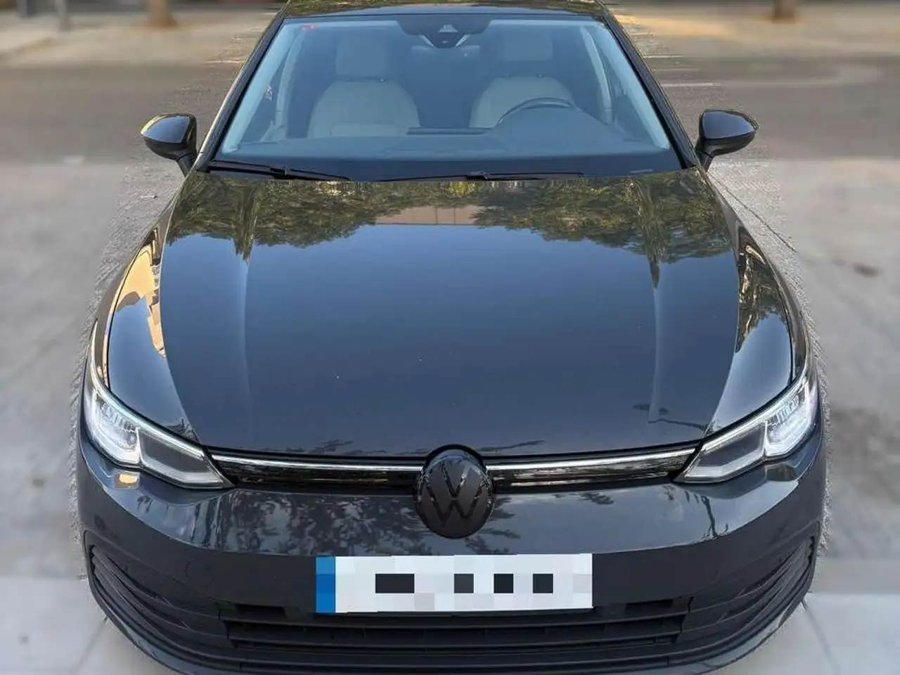 Volkswagen Golf 1.5 eTSI Life DSG 110kW — photo 1 of 11